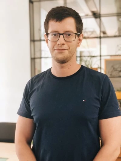 front-end engineer vuejs reactjs
